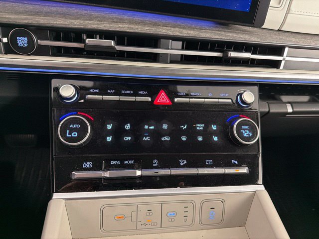 Used 2025 Hyundai Santa Fe Limited FWD image 25