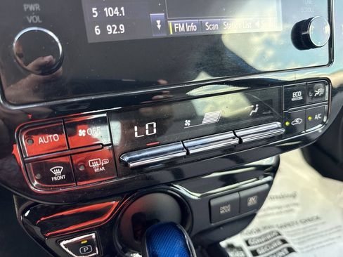 Used 2019 Toyota Prius LE FWD image 16