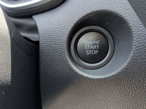 Used 2024 Toyota Corolla Cross XLE w/ Convenience Package AWD/4WD image 17