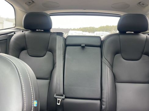Used 2023 Volvo XC60 B5 Ultimate w/ Climate Package image 24