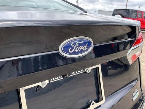 Used 2020 Ford Fusion SEL image 27