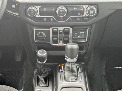 New 2026 Jeep Gladiator Sport AWD/4WD image 19