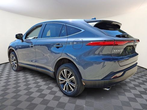 Certified 2021 Toyota Venza LE AWD/4WD image 4