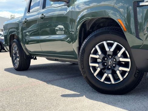 Used 2024 Nissan Frontier SL w/ Technology Package RWD image 2