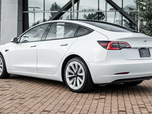 Used 2021 Tesla Model 3 Long Range image 2