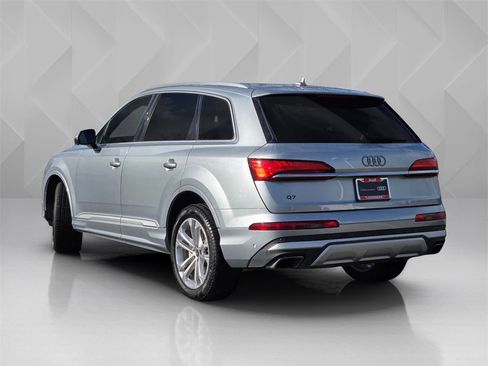 Certified 2025 Audi Q7 3.0T Premium Plus image 4
