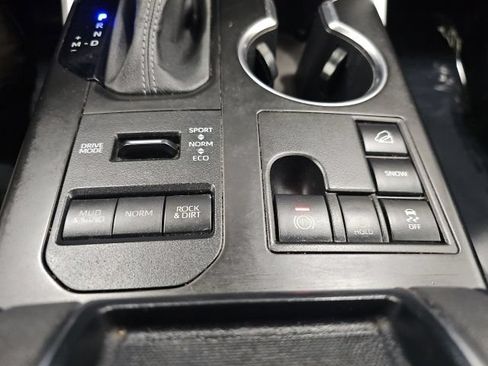 Used 2023 Toyota Highlander XLE AWD/4WD image 23