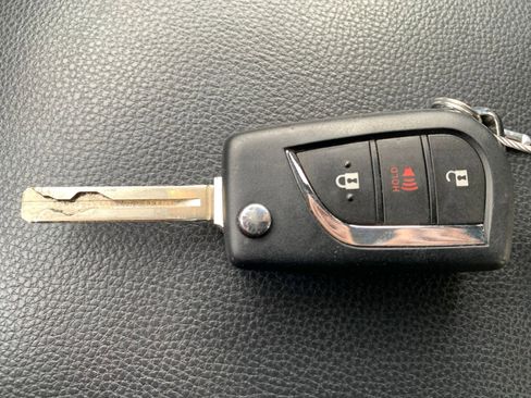 Used 2025 Toyota RAV4 LE image 22