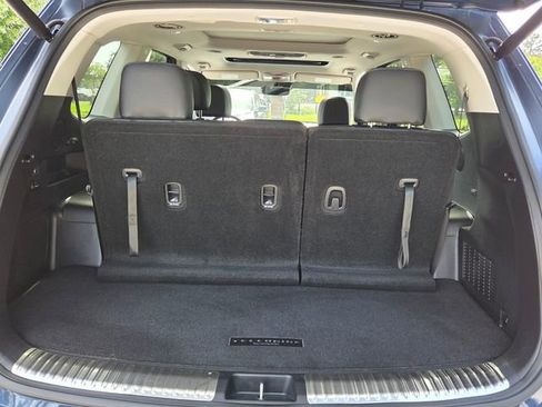 Used 2025 Kia Telluride SX w/ SX Captain's Chair Package FWD image 18
