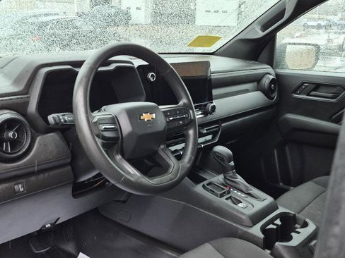 Used 2023 Chevrolet Colorado W/T image 7