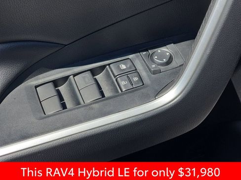 Used 2024 Toyota RAV4 LE AWD/4WD image 33