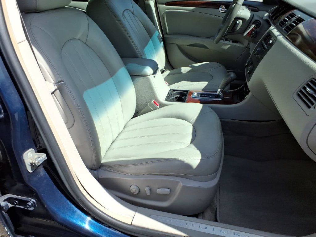 Used 2008 Buick Lucerne CXL w/ Driver Confidence Package FWD image 11
