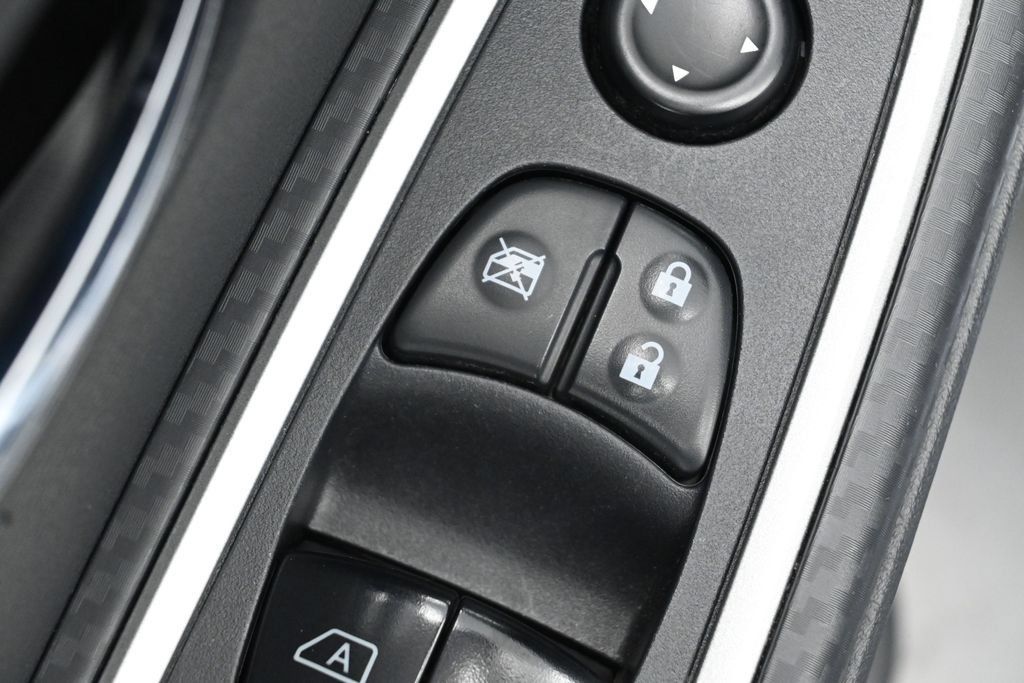 Used 2025 Nissan Versa SR w/ Trunk Package FWD image 12