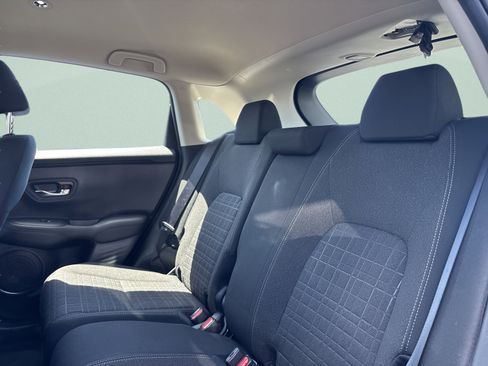Used 2023 Honda HR-V LX image 17