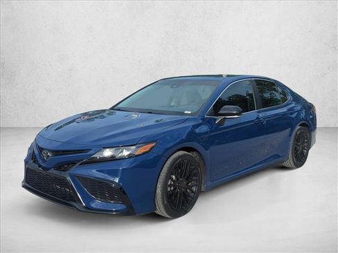 Used 2023 Toyota Camry SE FWD image 2