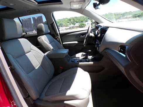 Used 2020 Chevrolet Traverse Premier AWD/4WD image 15