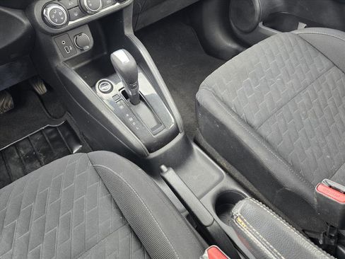 Used 2022 Nissan Kicks S image 12