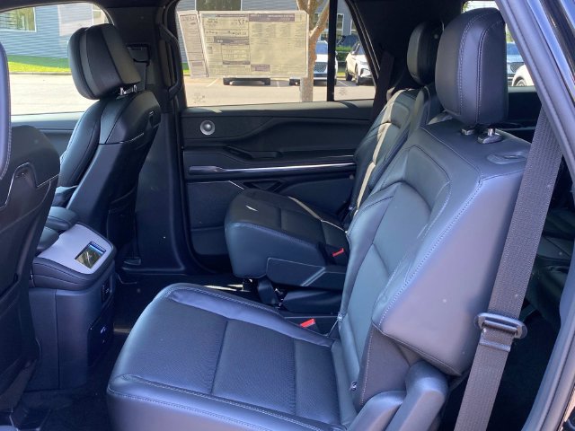 New 2027 Lincoln Navigator Reserve w/ Jet Appearance Package AWD/4WD image 7