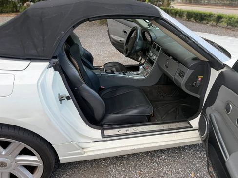 Used 2005 Chrysler Crossfire Limited RWD image 4