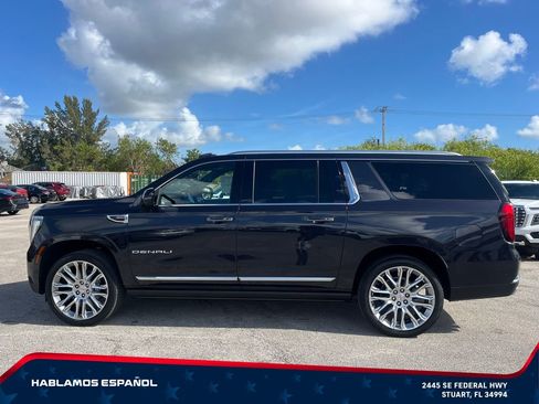 New 2026 GMC Yukon XL Denali w/ Denali Reserve Package AWD/4WD image 4