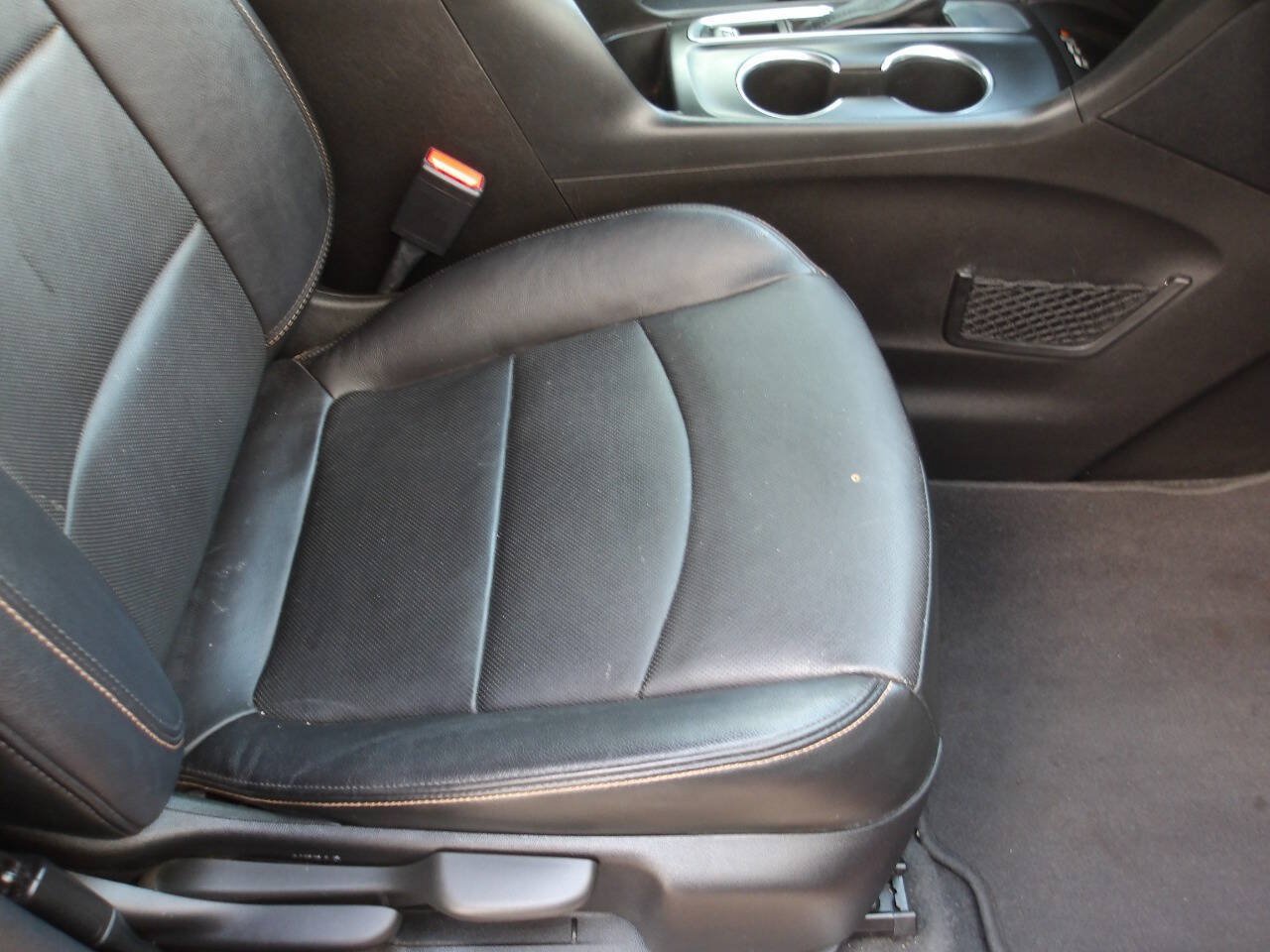 Used 2018 Chevrolet Equinox Premier FWD image 20
