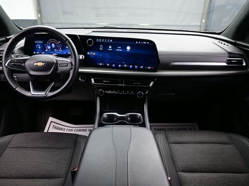 Used 2024 Chevrolet Traverse LT AWD/4WD image 18