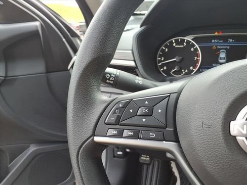 Used 2025 Nissan Altima 2.5 SV FWD image 19