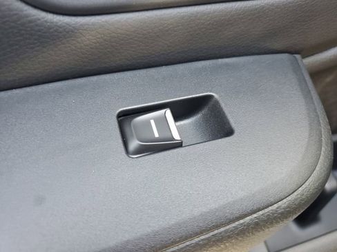 Used 2025 Honda Pilot Touring image 12