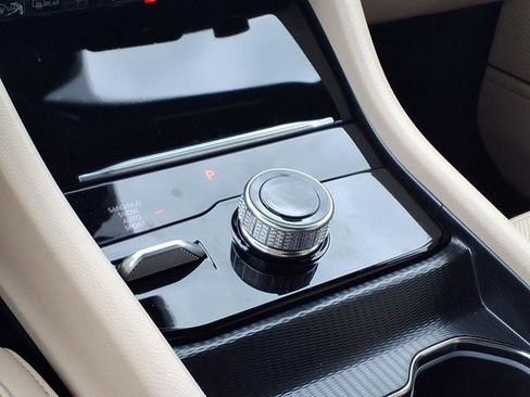 New 2025 Jeep Grand Cherokee L Limited w/ Luxury Tech Group II image 10