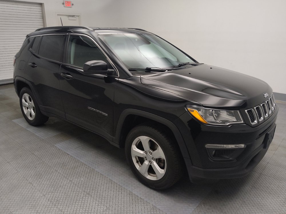 Used 2017 Jeep Compass Latitude w/ Cold Weather Group AWD/4WD image 11