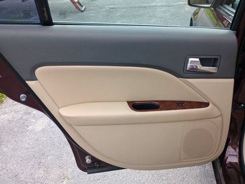 Used 2011 Ford Fusion SEL w/ 302A Rapid Spec Order Code FWD image 17