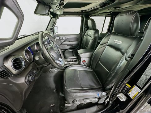 Used 2023 Jeep Wrangler Unlimited Sahara w/ Safety Group AWD/4WD image 13
