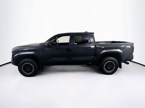 Used 2025 Toyota Tacoma TRD Off-Road AWD/4WD image 8