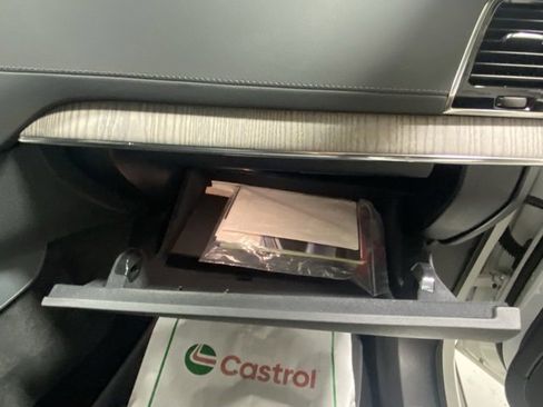 Certified 2023 Volvo XC90 T8 Ultimate w/ Lounge Package image 30