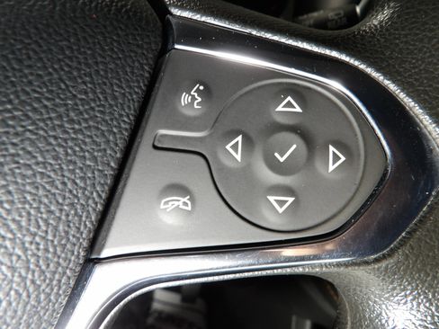 Used 2020 Chevrolet Traverse LS FWD image 20