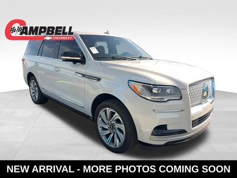 Used 2024 Lincoln Navigator Reserve AWD/4WD image 7