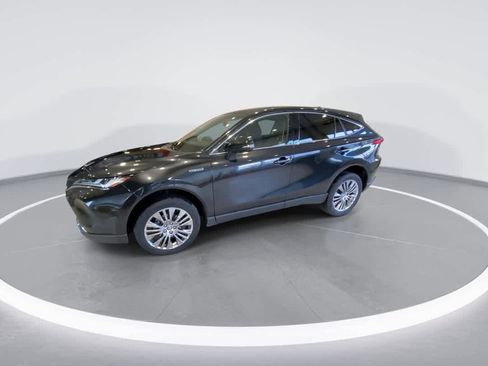 Used 2021 Toyota Venza Limited image 4