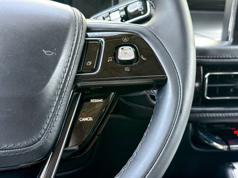 Used 2022 Lincoln Aviator AWD w/ Premium Package image 41