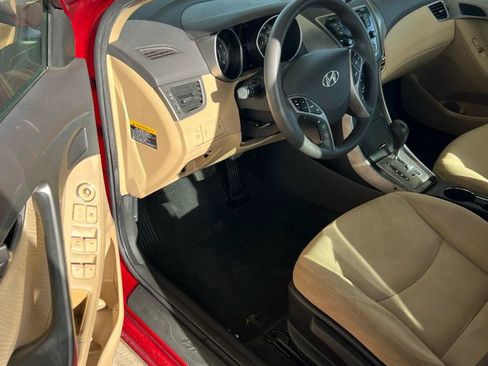 Used 2013 Hyundai Elantra GLS w/ Preferred Pkg FWD image 11