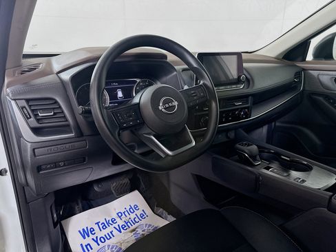 Used 2023 Nissan Rogue S image 9