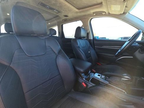 Used 2022 Kia Telluride SX w/ SX Prestige Package image 21