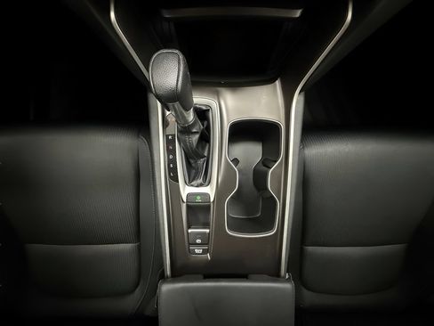 Used 2018 Honda Accord LX image 25