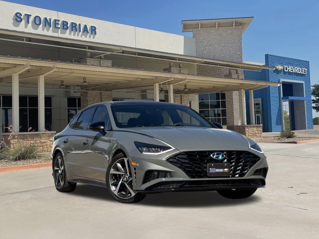 Used 2023 Hyundai Sonata SEL Plus FWD image 2
