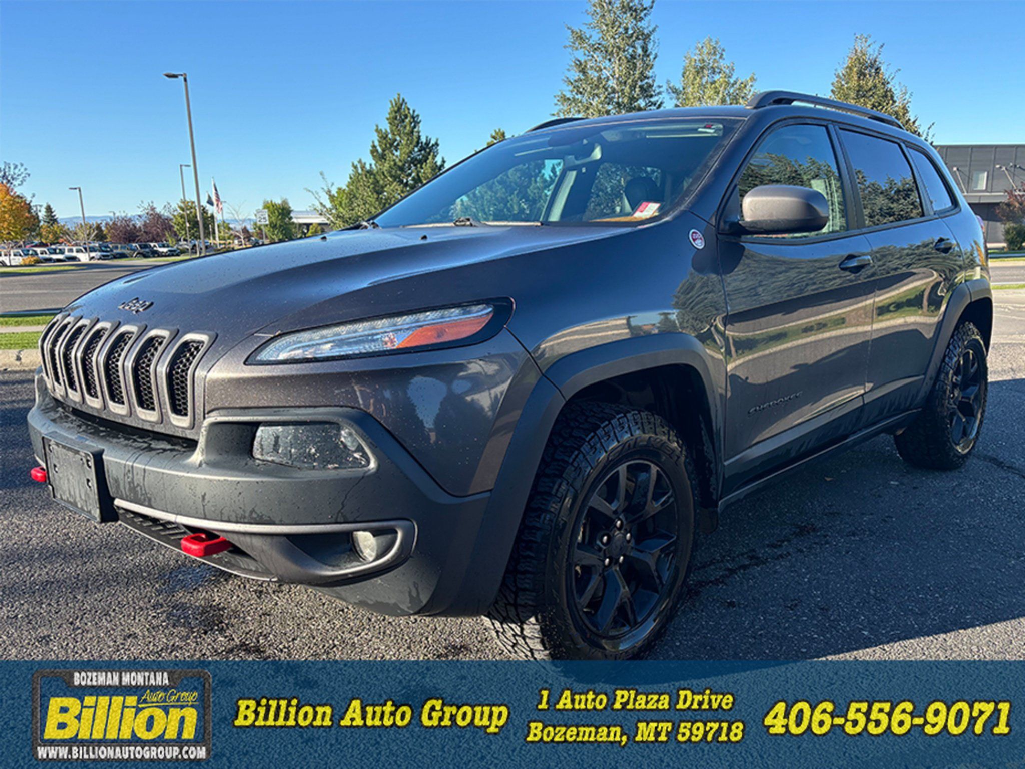 Used 2016 Jeep Cherokee Trailhawk w/ Cold Weather Group AWD/4WD image 1
