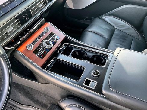 Used 2023 Lincoln Aviator Reserve w/ Equipment Group 201A image 15