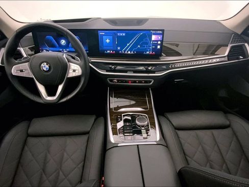 Used 2026 BMW X7 xDrive40i AWD/4WD image 16
