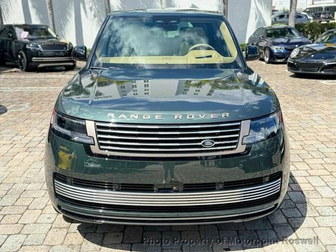 Used 2025 Land Rover Range Rover SV image 4