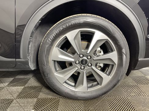 Used 2023 Ford Escape Platinum w/ Premium Technology Package image 9