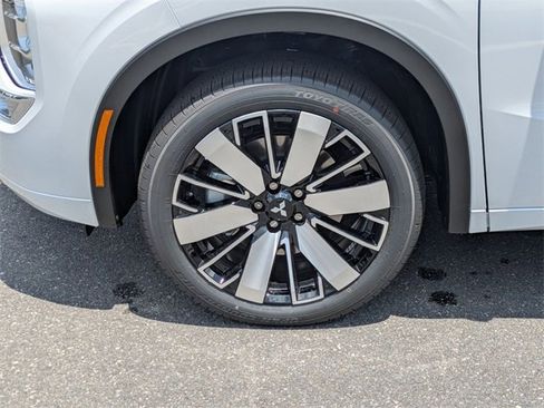 New 2025 Mitsubishi Outlander SEL image 10