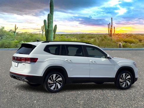 Used 2024 Volkswagen Atlas SE image 5